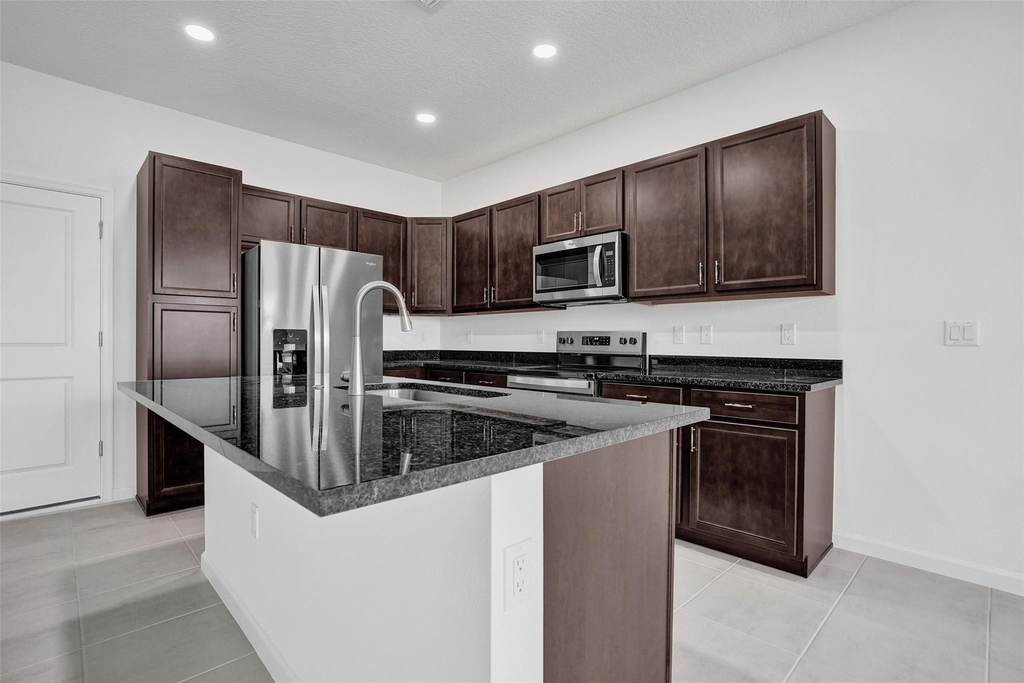 4676 Longwood Lake Square - Photo 9