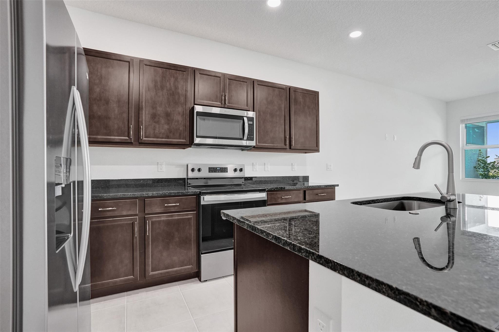 4676 Longwood Lake Square - Photo 10