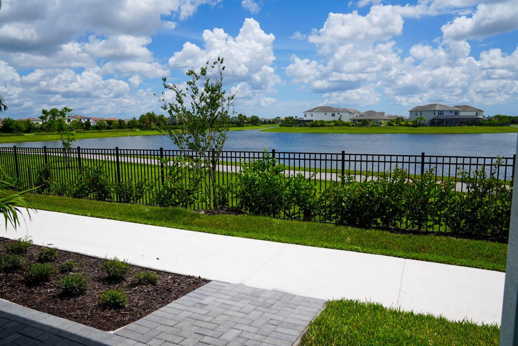 4676 Longwood Lake Square - Photo 26