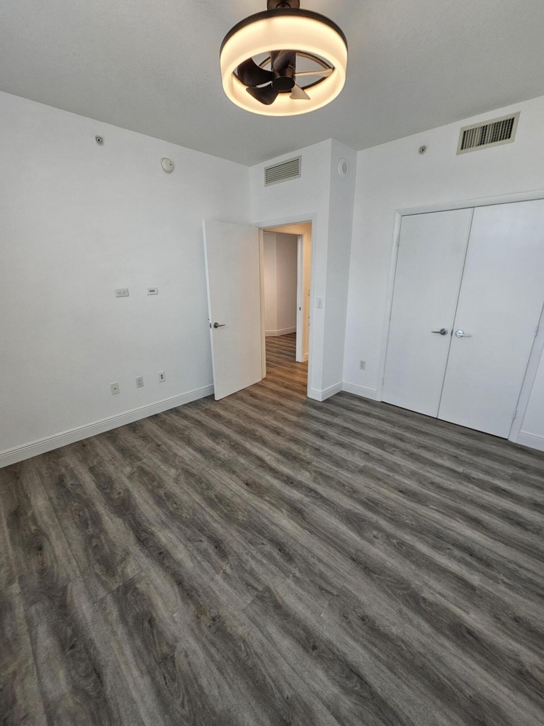 550 Okeechobee Boulevard - Photo 10