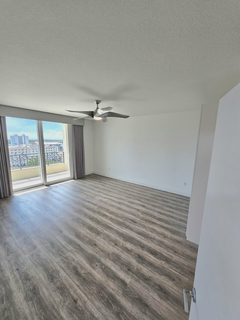 550 Okeechobee Boulevard - Photo 4