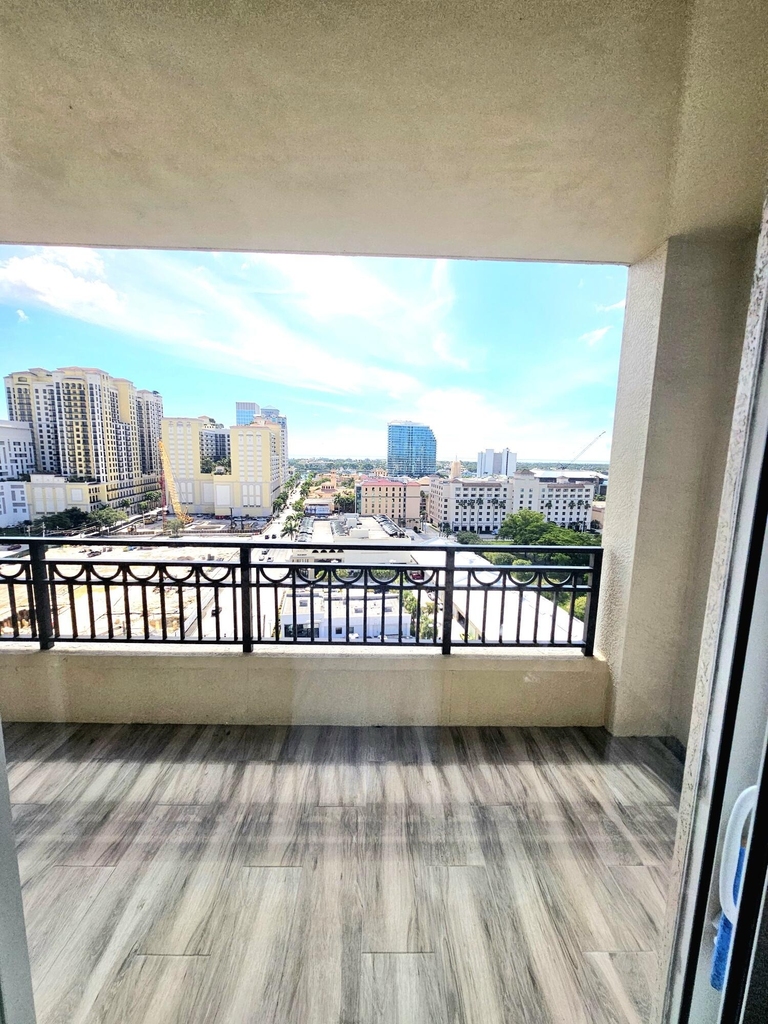 550 Okeechobee Boulevard - Photo 3