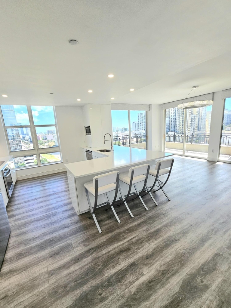 550 Okeechobee Boulevard - Photo 0