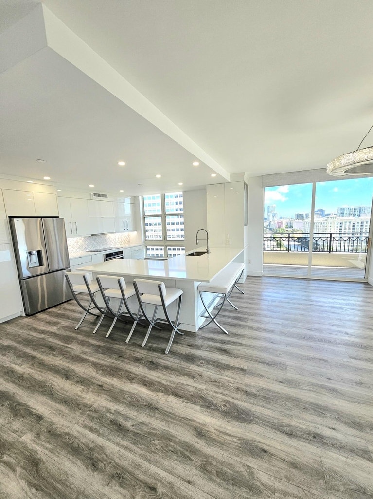 550 Okeechobee Boulevard - Photo 1
