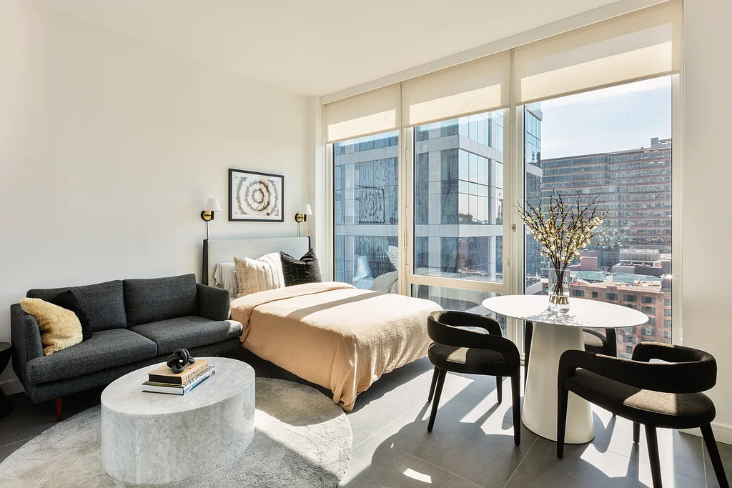 606 West 30th Street - Photo 0