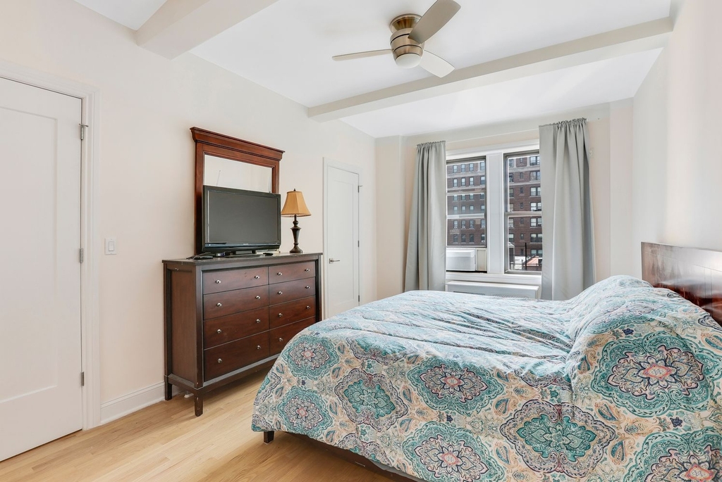 825 West End Avenue - Photo 3