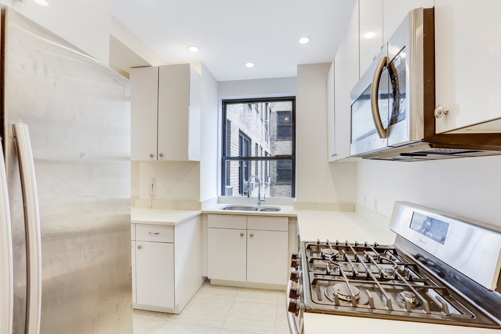 825 West End Avenue - Photo 6