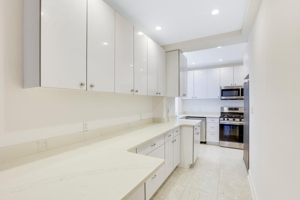 825 West End Avenue - Photo 5