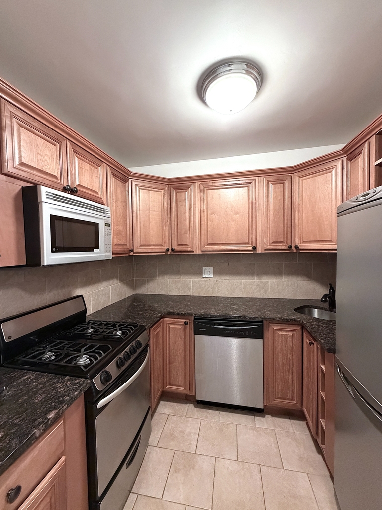 East 51st Street - Photo 1
