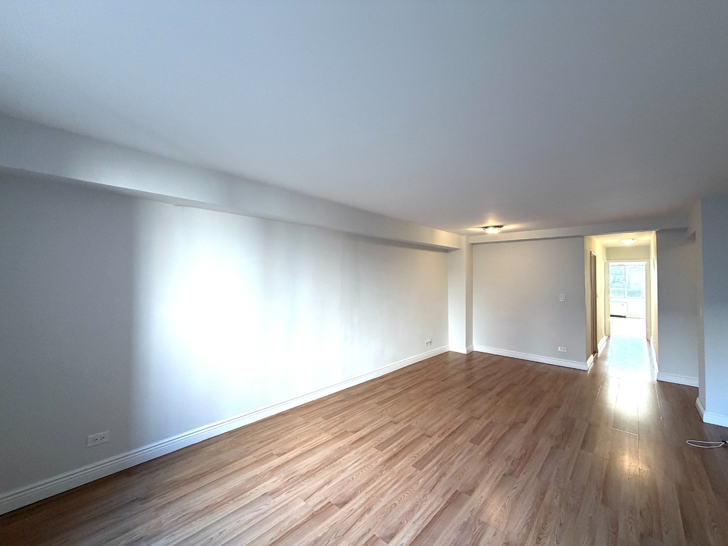 East 51st Street - Photo 0