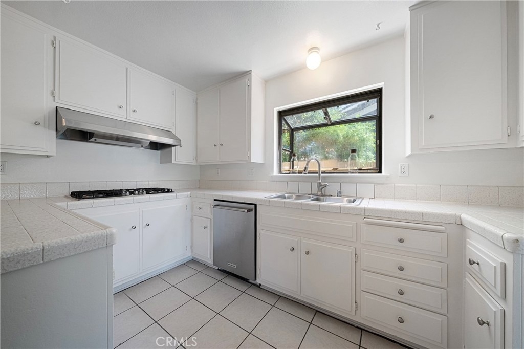9628 Mariposa Avenue - Photo 12