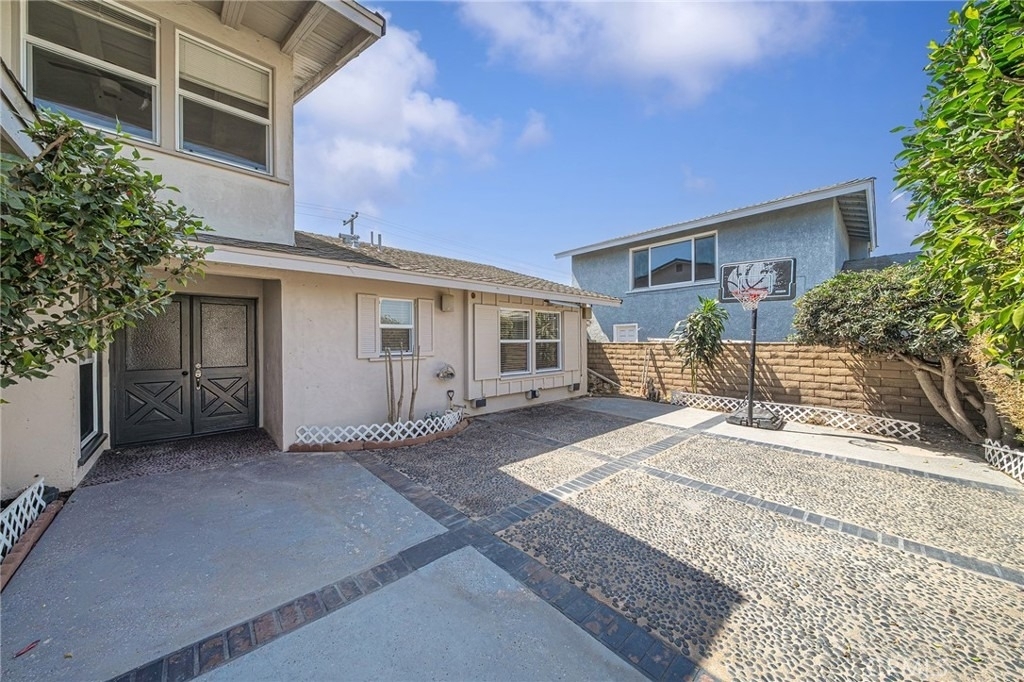9628 Mariposa Avenue - Photo 2