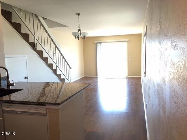 201 E Surfside Drive - Photo 3