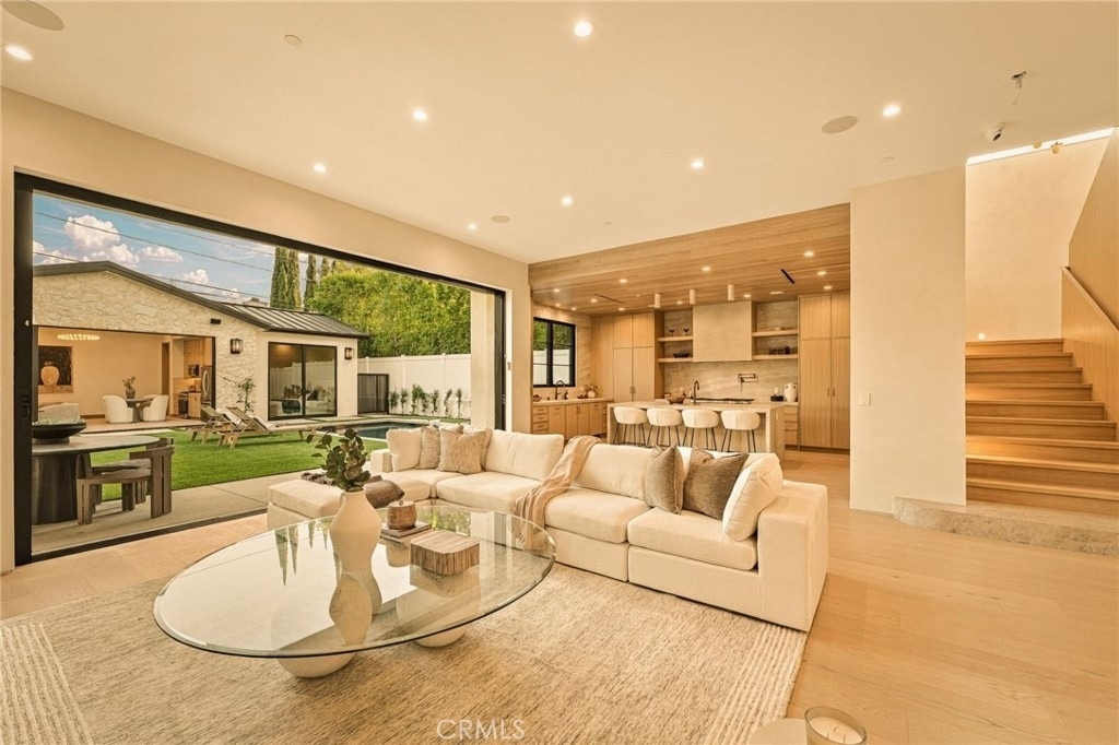 16658 Addison - Photo 14