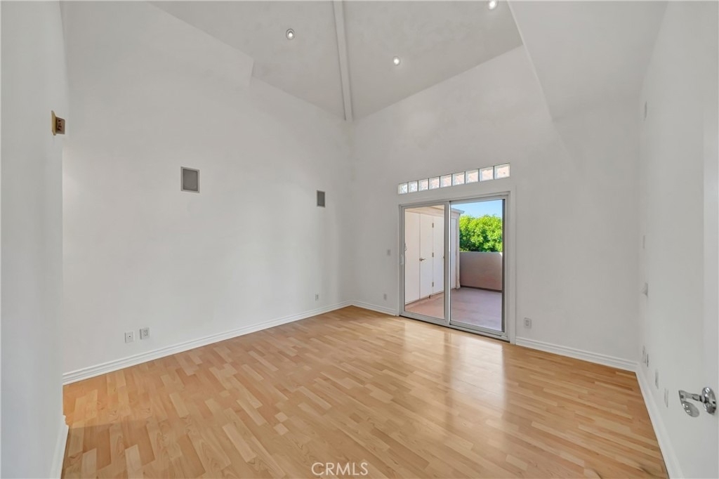 4477 Woodman Avenue - Photo 11
