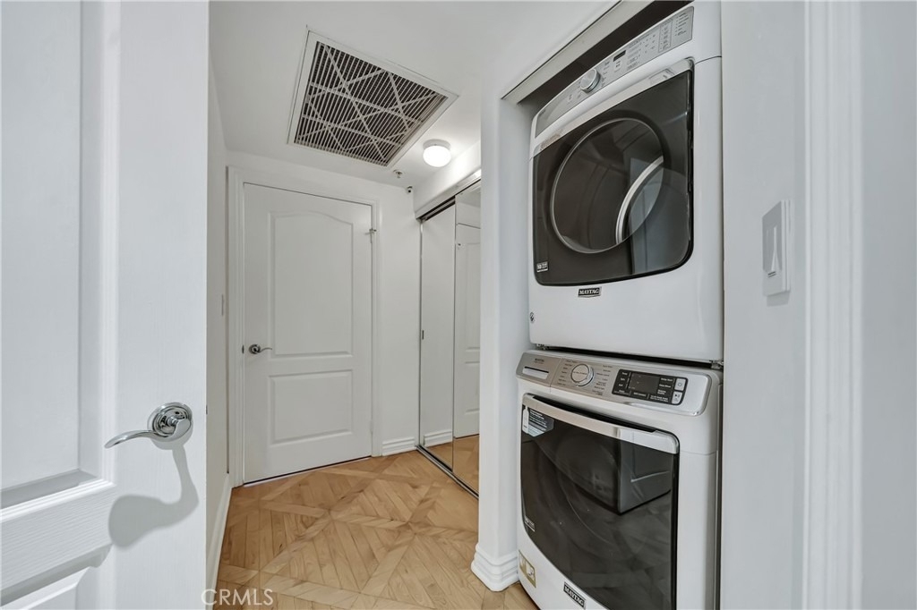 4477 Woodman Avenue - Photo 22