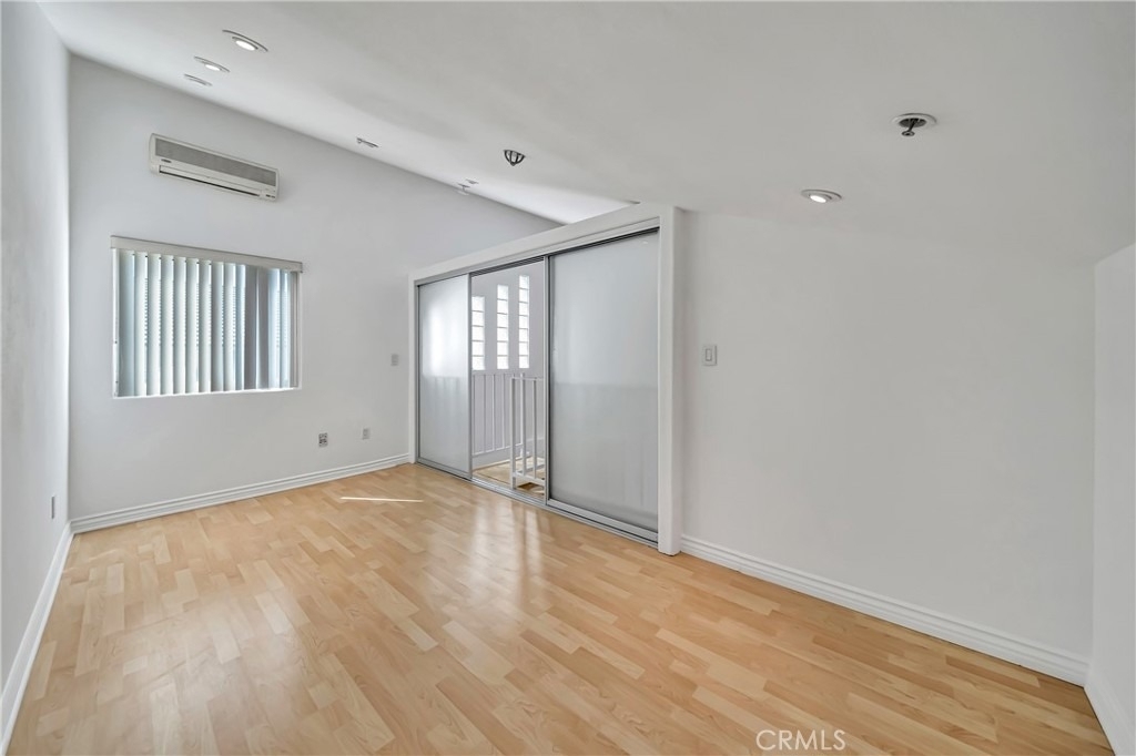 4477 Woodman Avenue - Photo 15