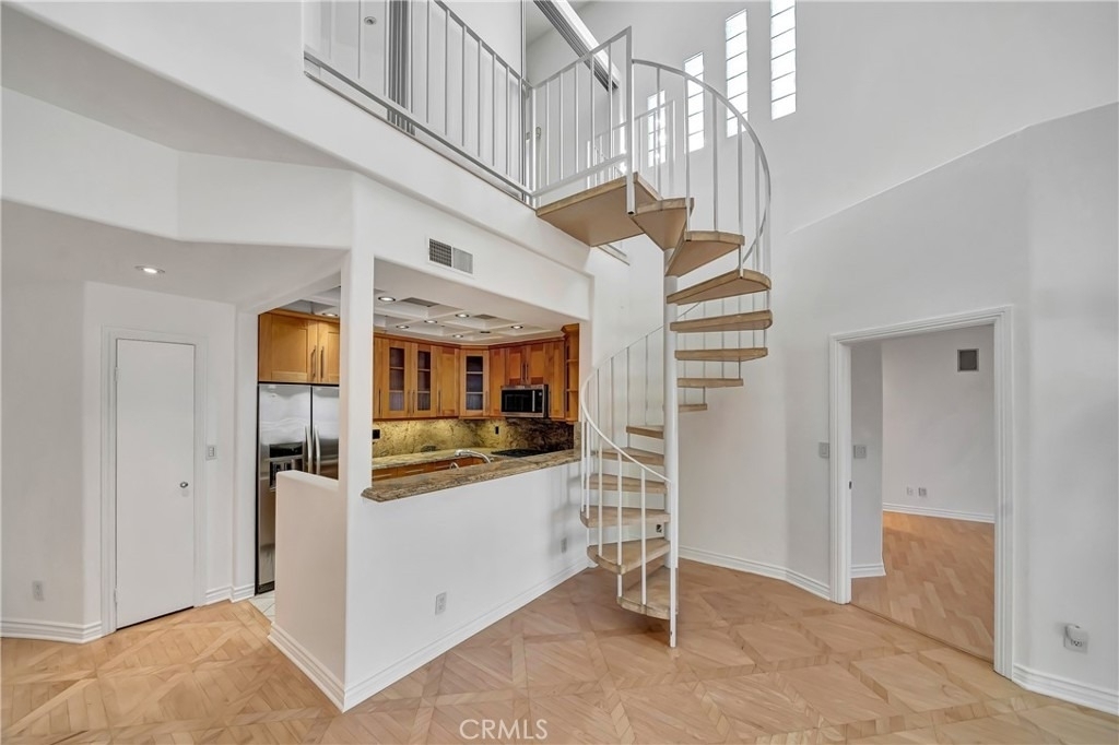 4477 Woodman Avenue - Photo 4