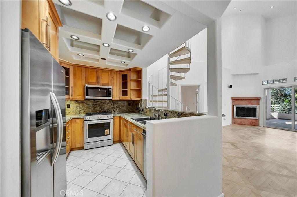 4477 Woodman Avenue - Photo 7