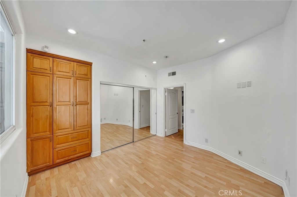 4477 Woodman Avenue - Photo 18