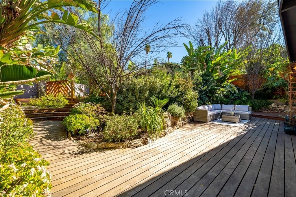 22540 Cass Avenue - Photo 20