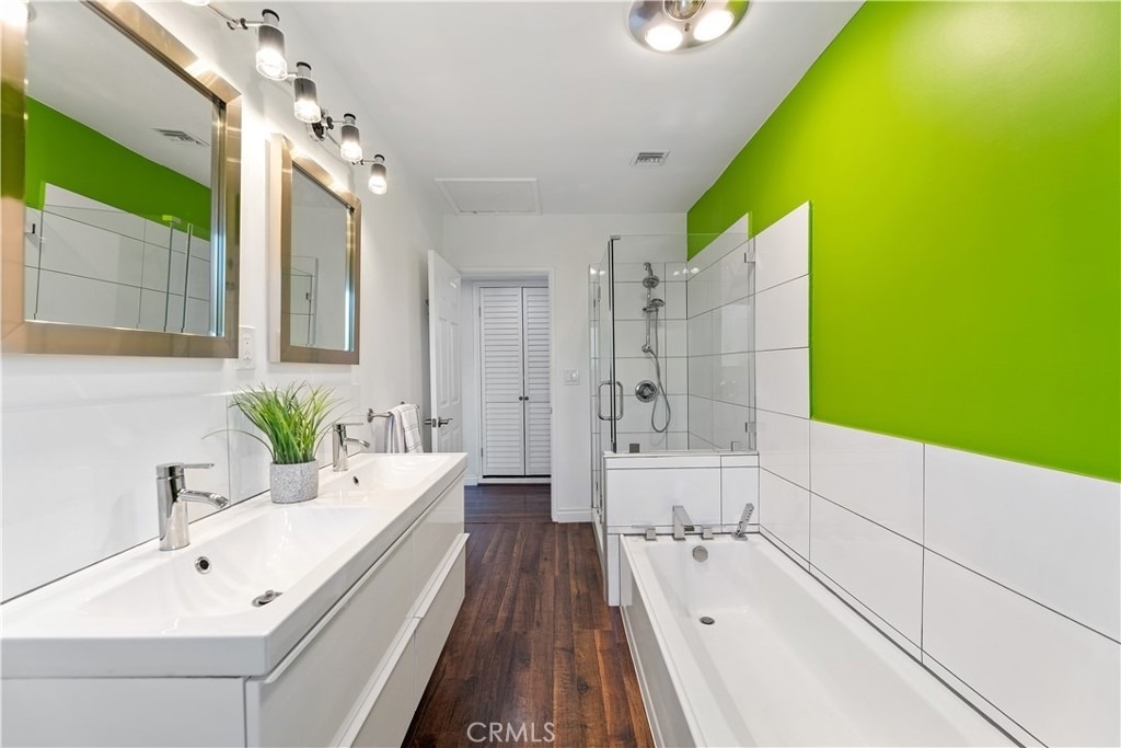 22540 Cass Avenue - Photo 15