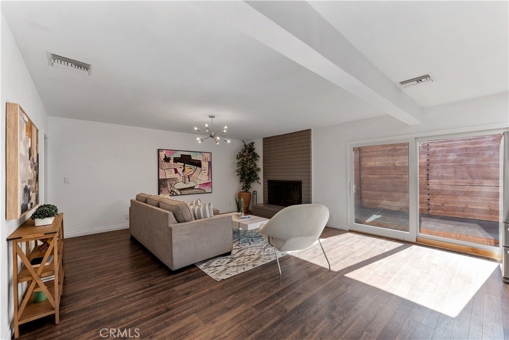 22540 Cass Avenue - Photo 14