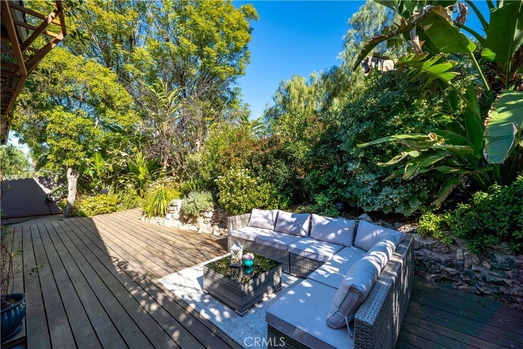 22540 Cass Avenue - Photo 25