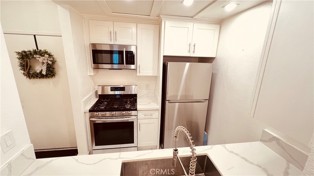 19350 Sherman Way - Photo 10