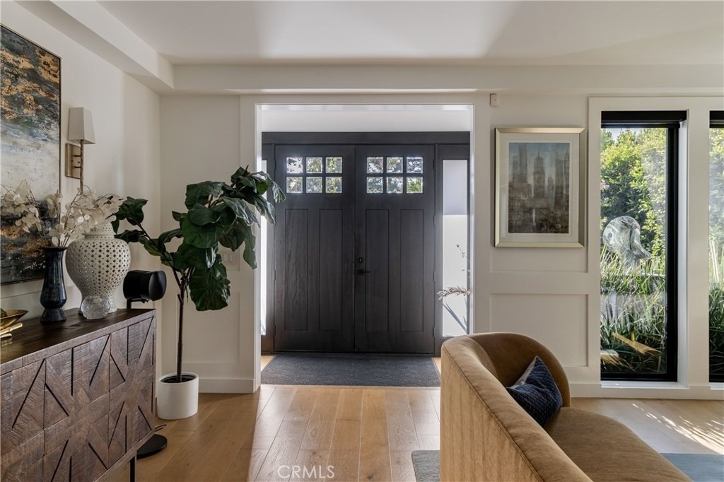 4637 Morella Avenue - Photo 3