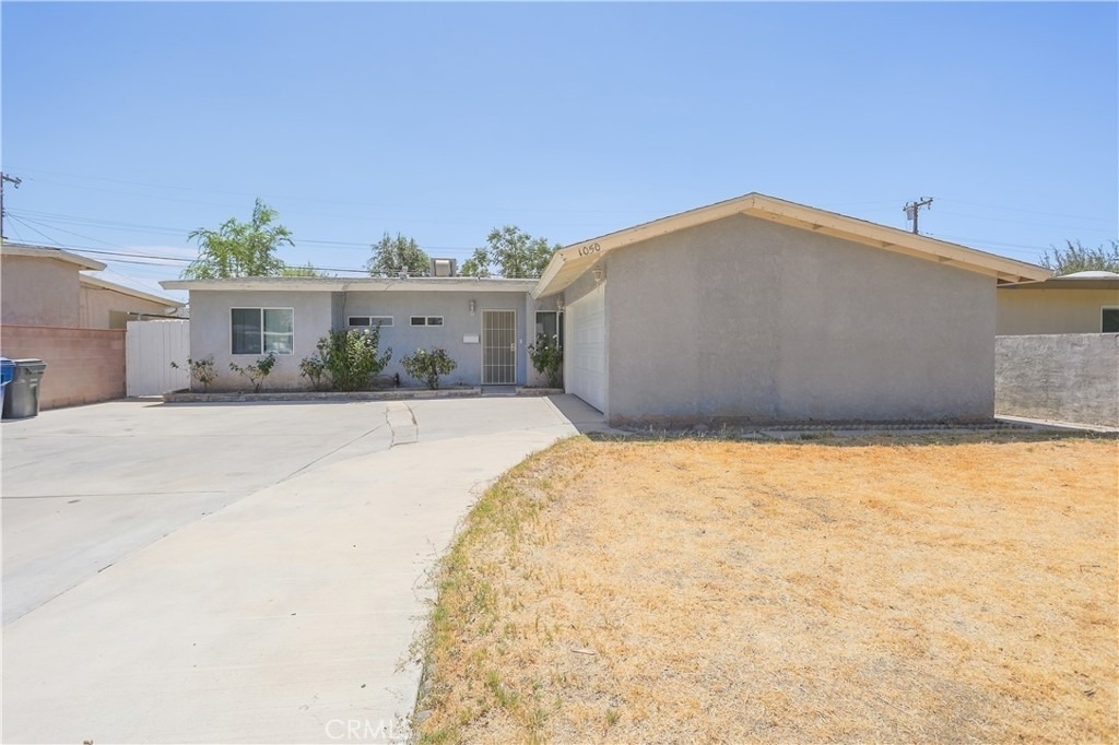1050 W Avenue J13 - Photo 1