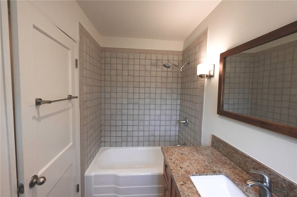 5326 1/2 Village Green - Photo 6