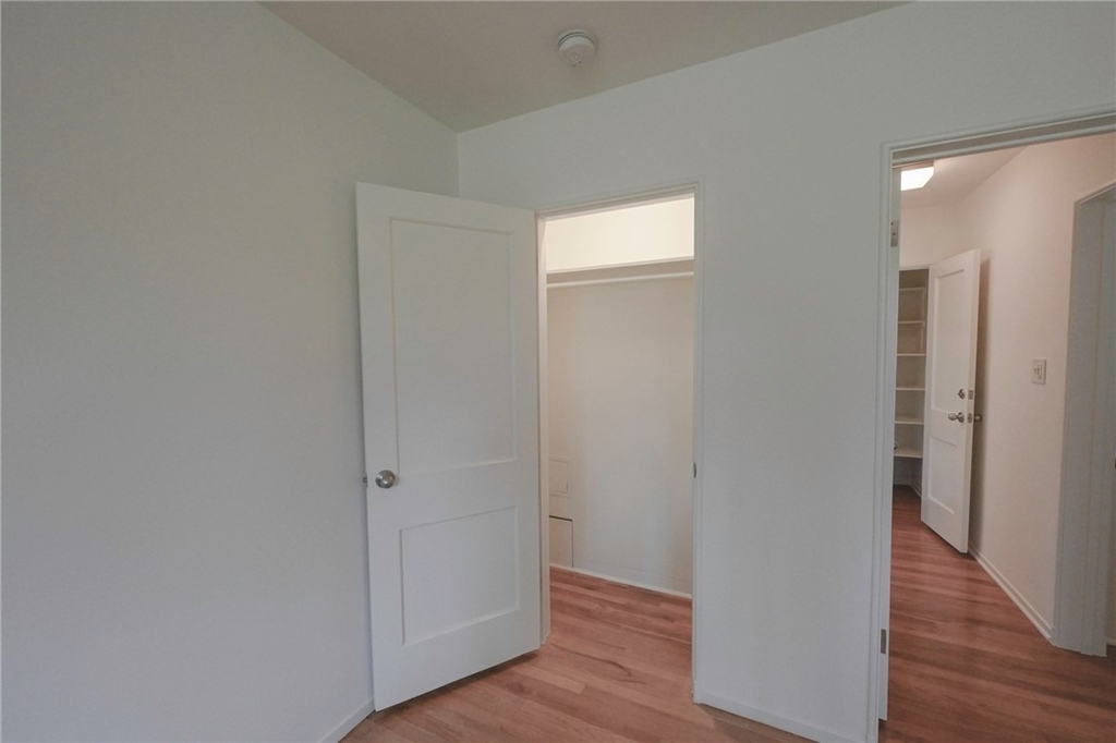 5326 1/2 Village Green - Photo 3