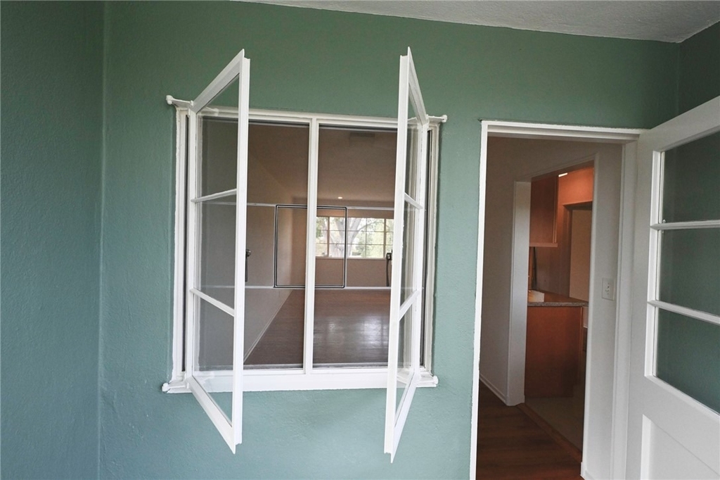 5326 1/2 Village Green - Photo 26