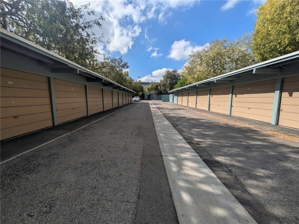 5326 1/2 Village Green - Photo 29