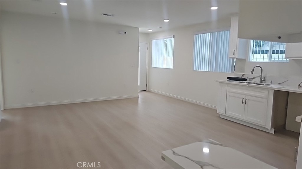 315 W 56th - Photo 8