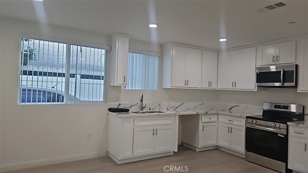 315 W 56th - Photo 11