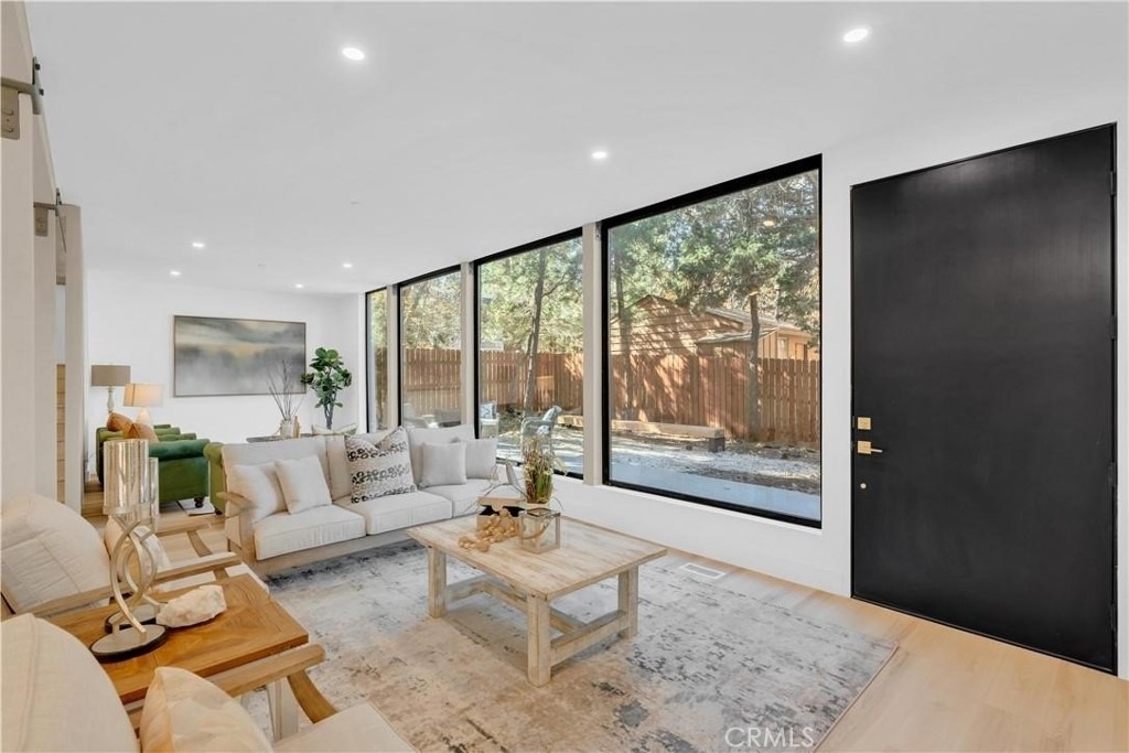 216 Leonard Lane - Photo 3