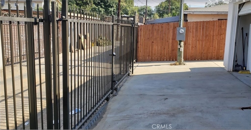 1627 E 88th - Photo 8