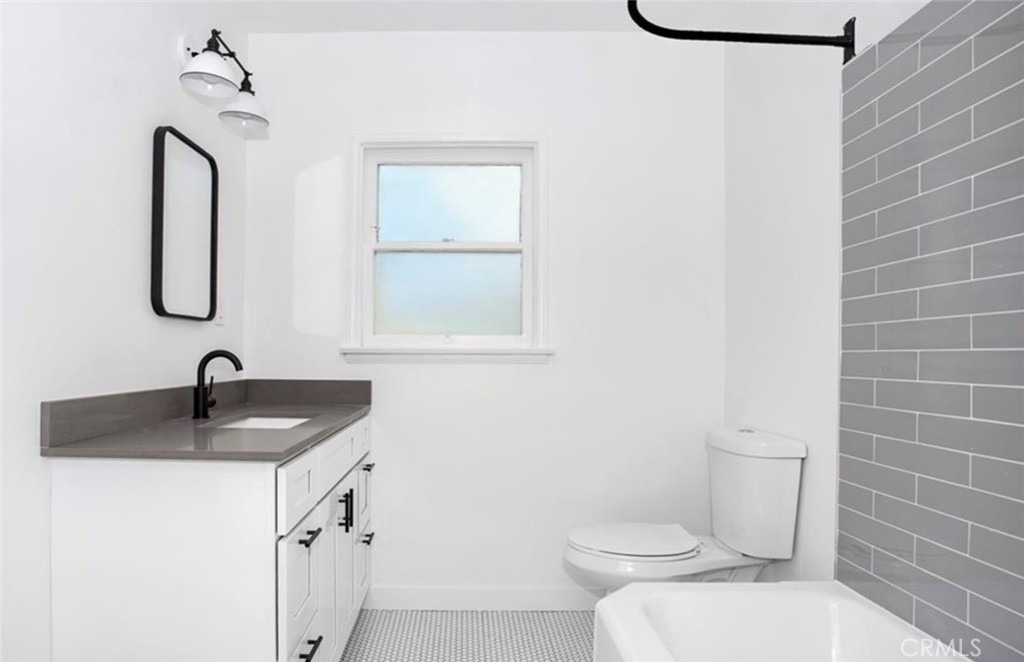 502 E 5th St - Photo 7