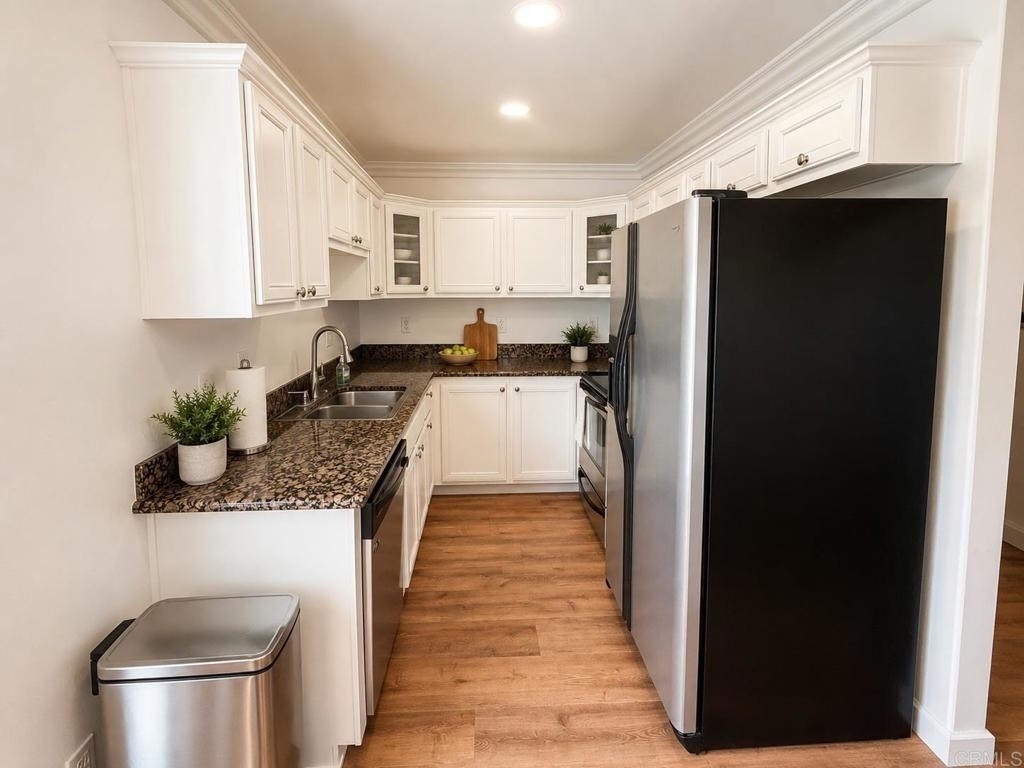 1450 Iris Avenue - Photo 2