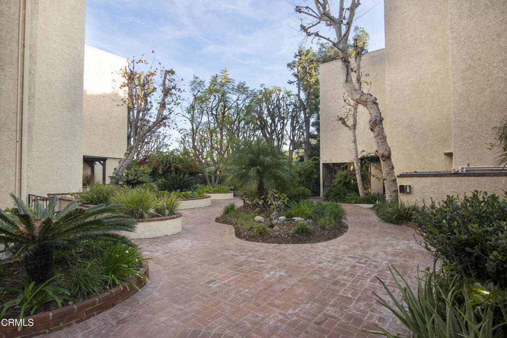 497 E California Boulevard - Photo 29