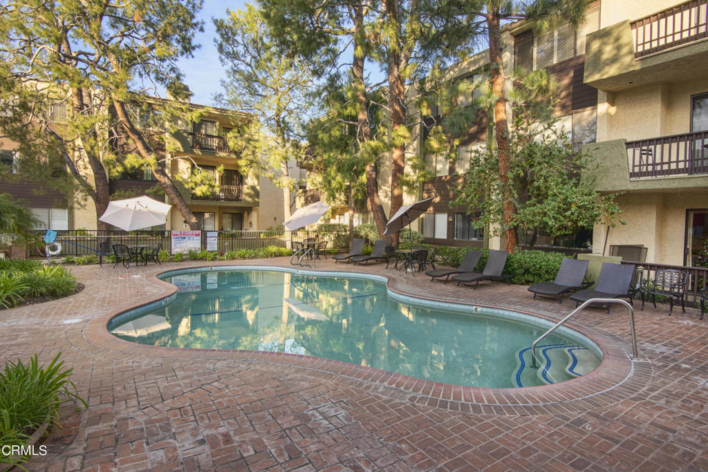 497 E California Boulevard - Photo 31