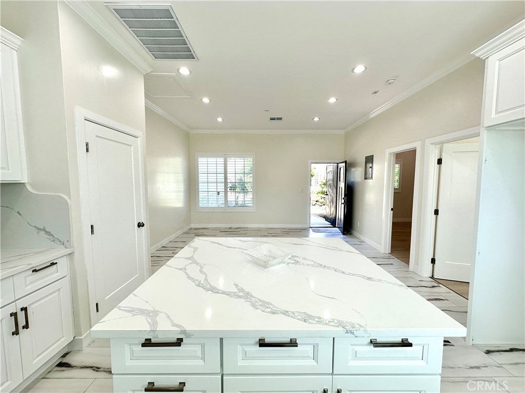 610 N Hidalgo Avenue - Photo 3
