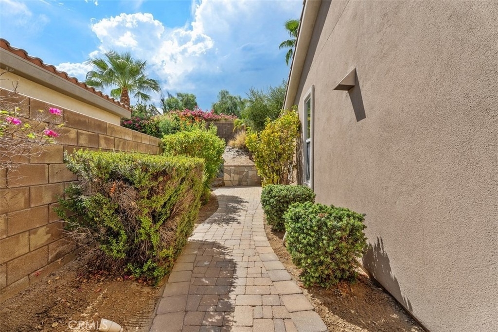 60585 Desert Rose Drive - Photo 30