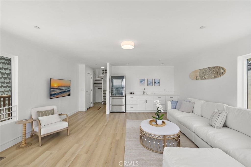 1045 Gaviota Drive - Photo 4