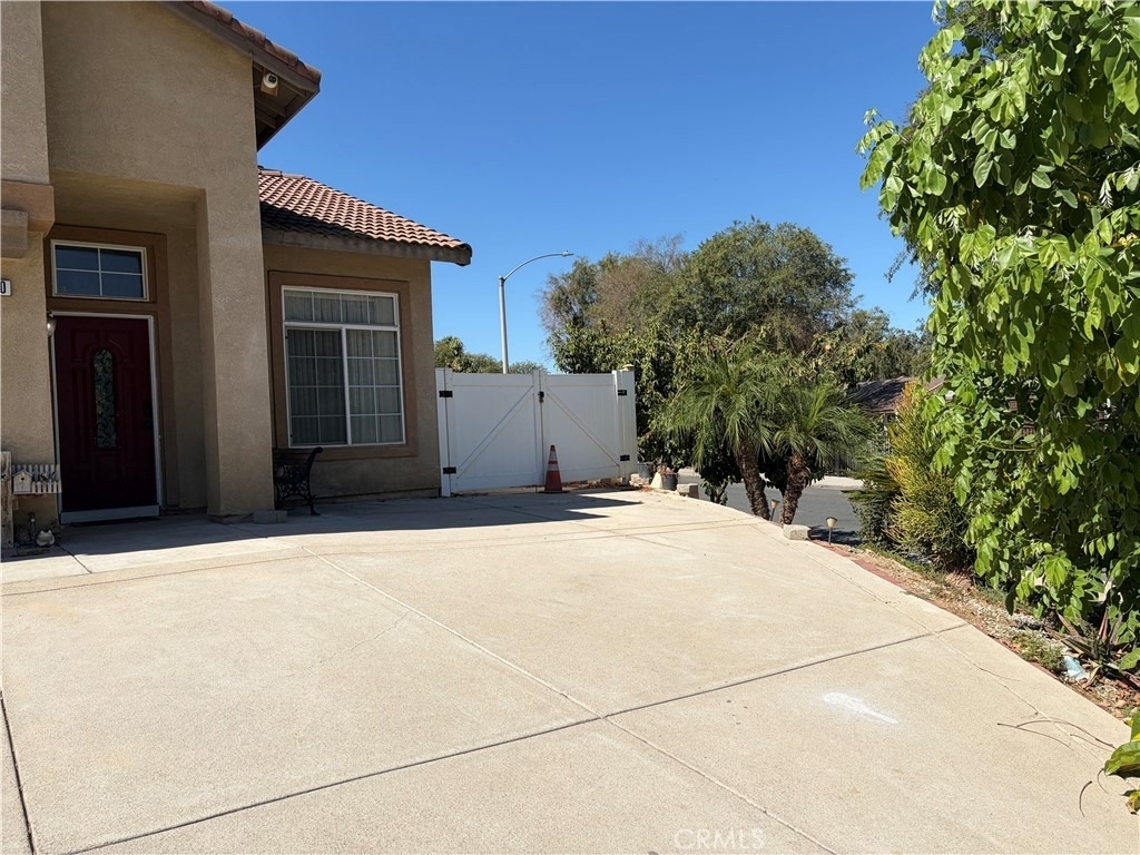 3390 Cambria Court - Photo 2