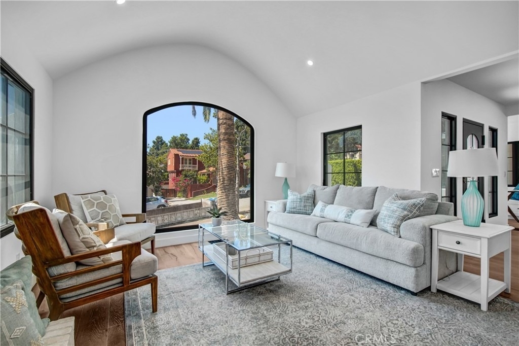 1252 Cordova - Photo 4