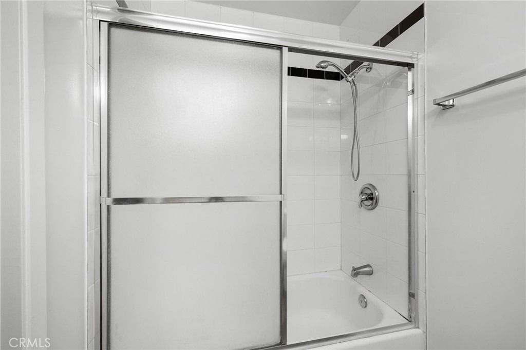 1142 Stanley Avenue - Photo 16