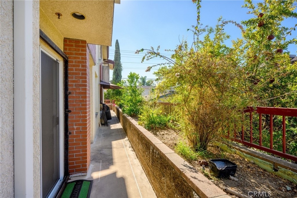 918 E Harvard Street - Photo 15